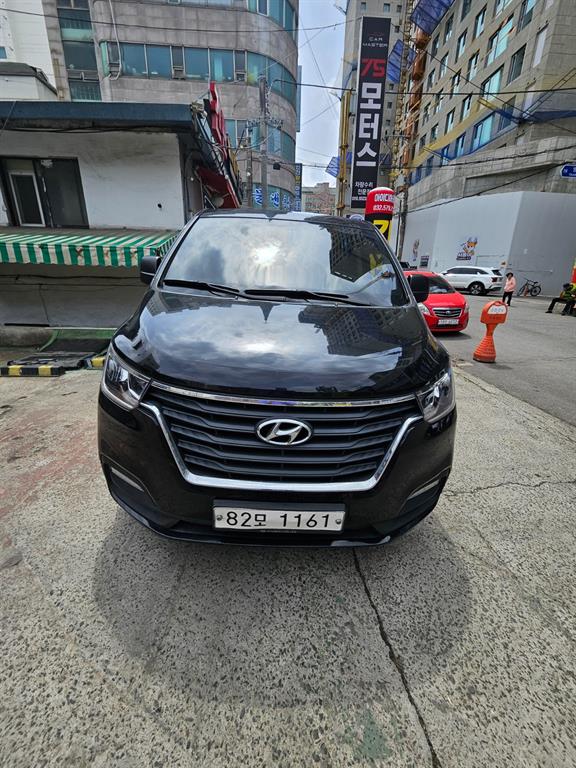 HYUNDAI Starex 2021 Negro - Importación desde Corea - HF Imports Iquique - Foto 1