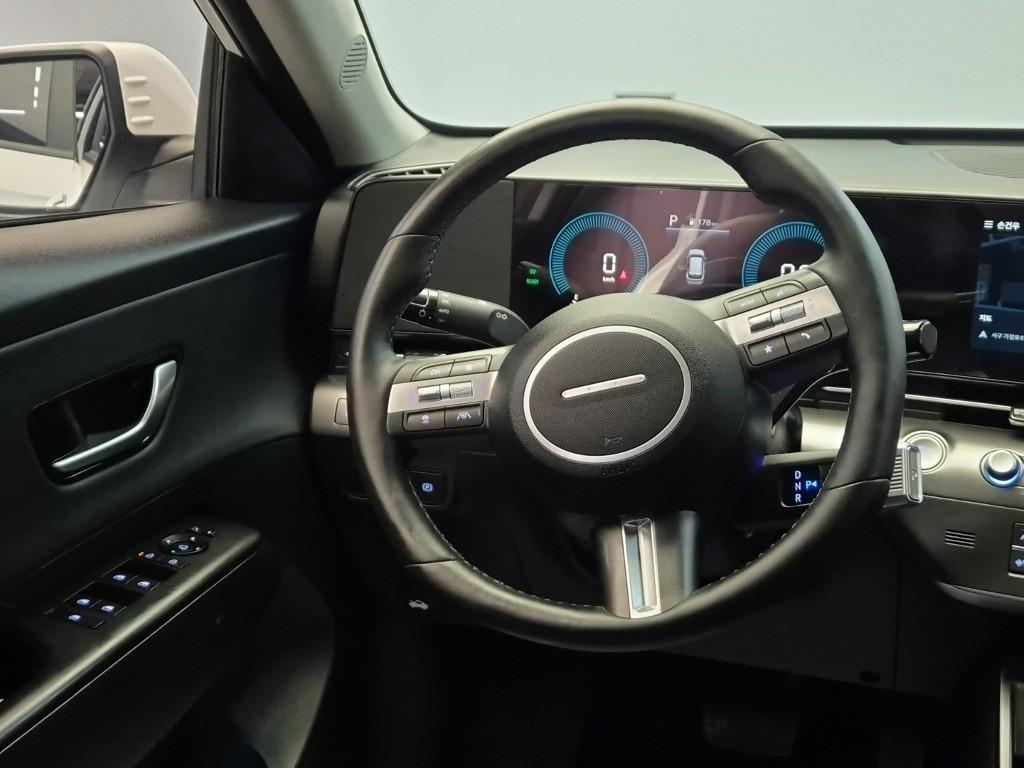HYUNDAI Kona - Vista 9