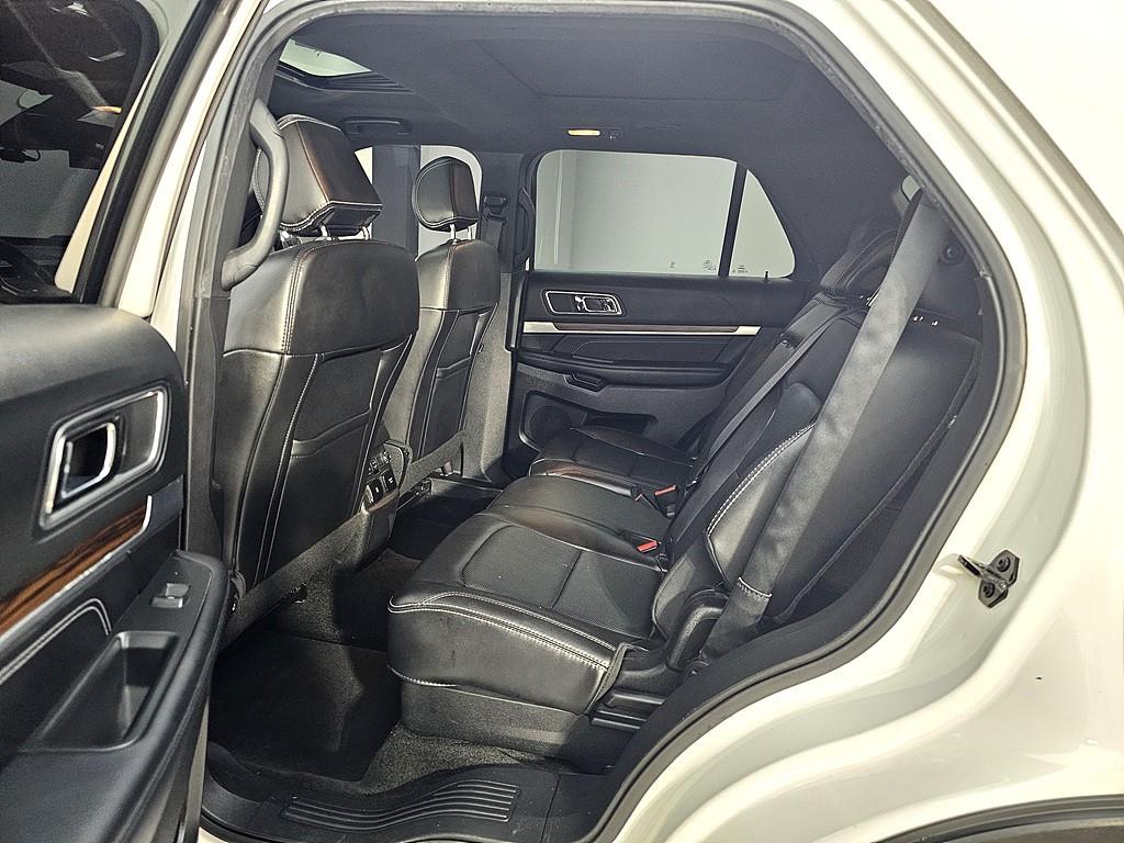 Ford Explorer - Vista 9