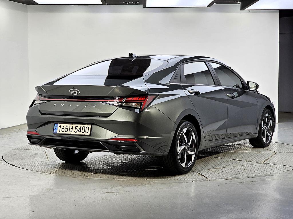 HYUNDAI Avante - Vista 4