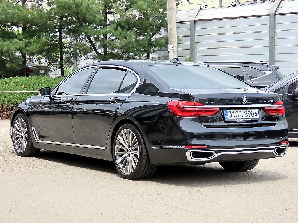 BMW 7 Series - Vista 3