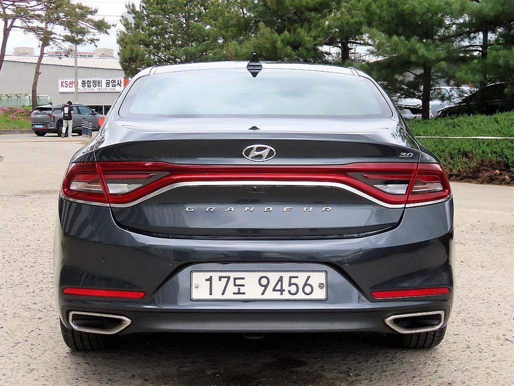 HYUNDAI Grandeur - Vista 4