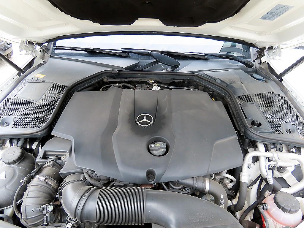 Mercedes Benz C Class 2016 Blanco - Importación desde Corea - HF Imports Iquique - Foto 19