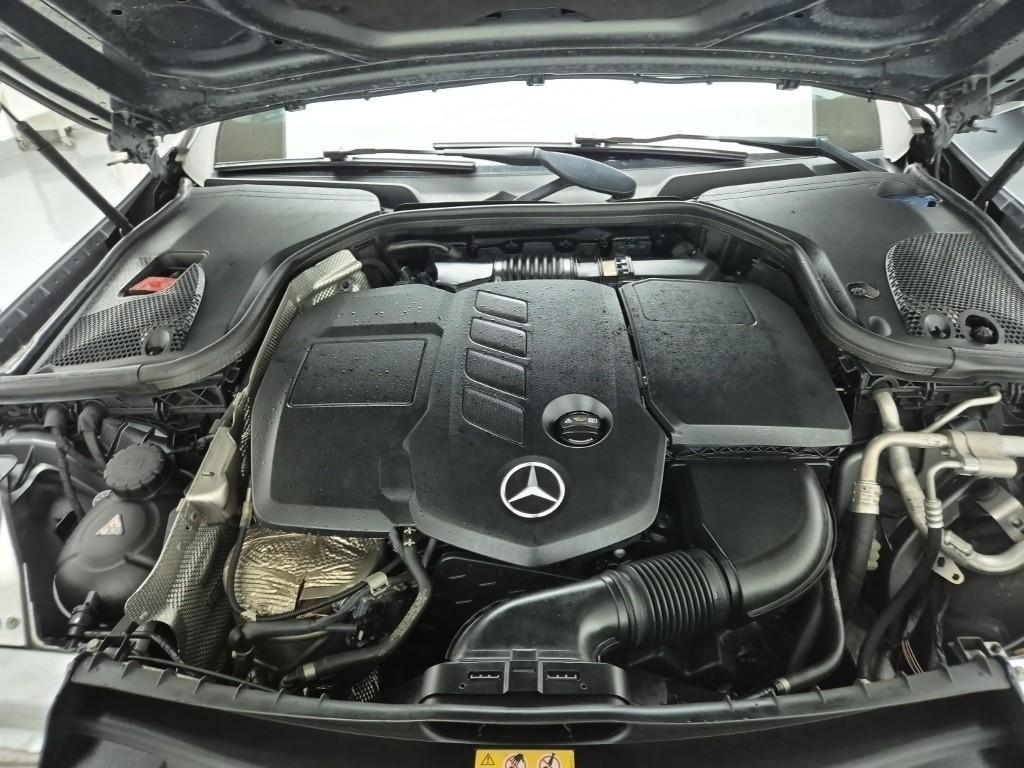 Mercedes Benz E class - Vista 5