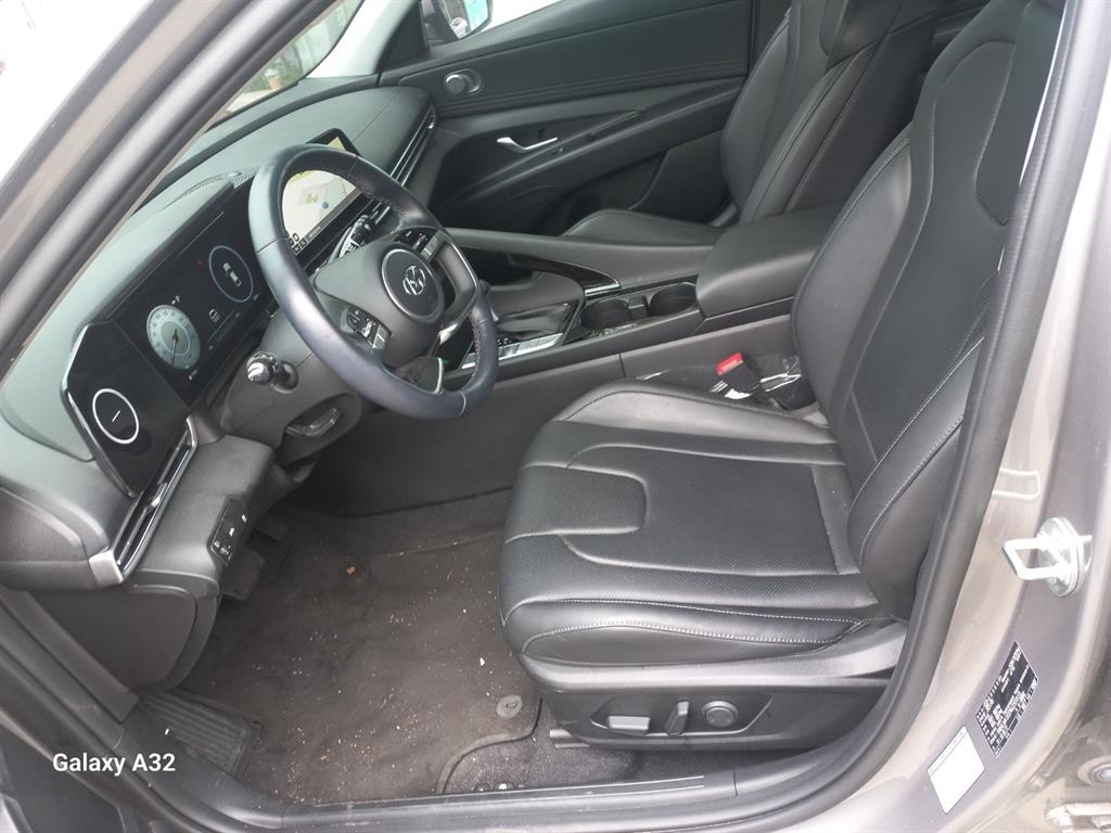 HYUNDAI Avante - Vista 5