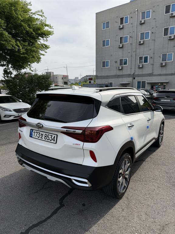 KIA Seltos - Vista 6