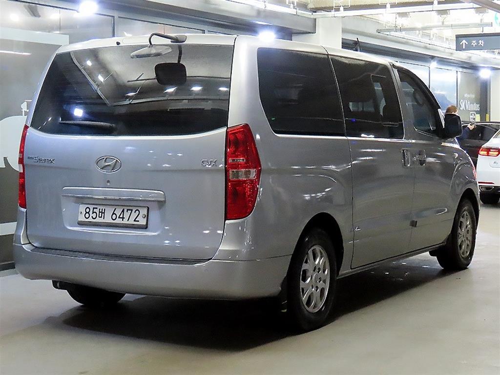 HYUNDAI Starex - Vista 4