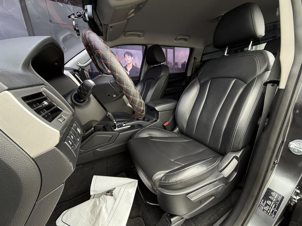 Ssangyong Rexton - Vista 6