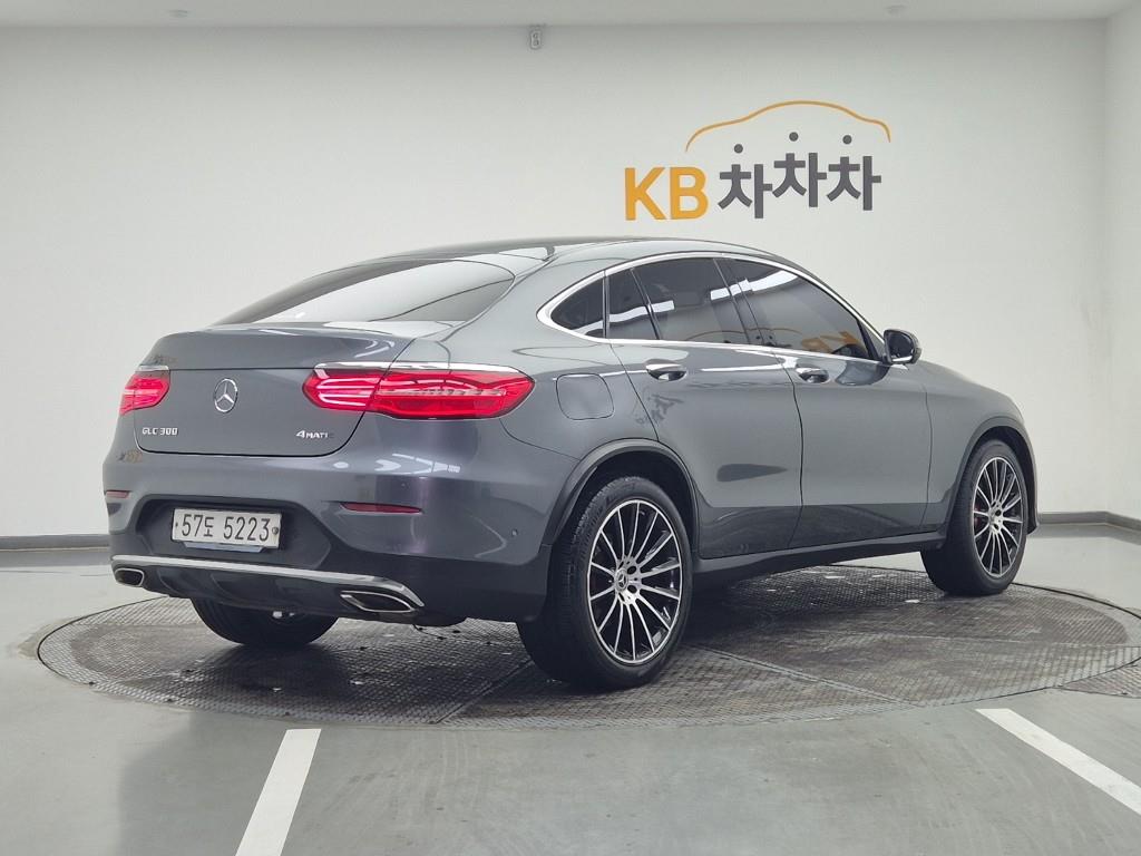 Mercedes Benz GLC Class - Vista 4