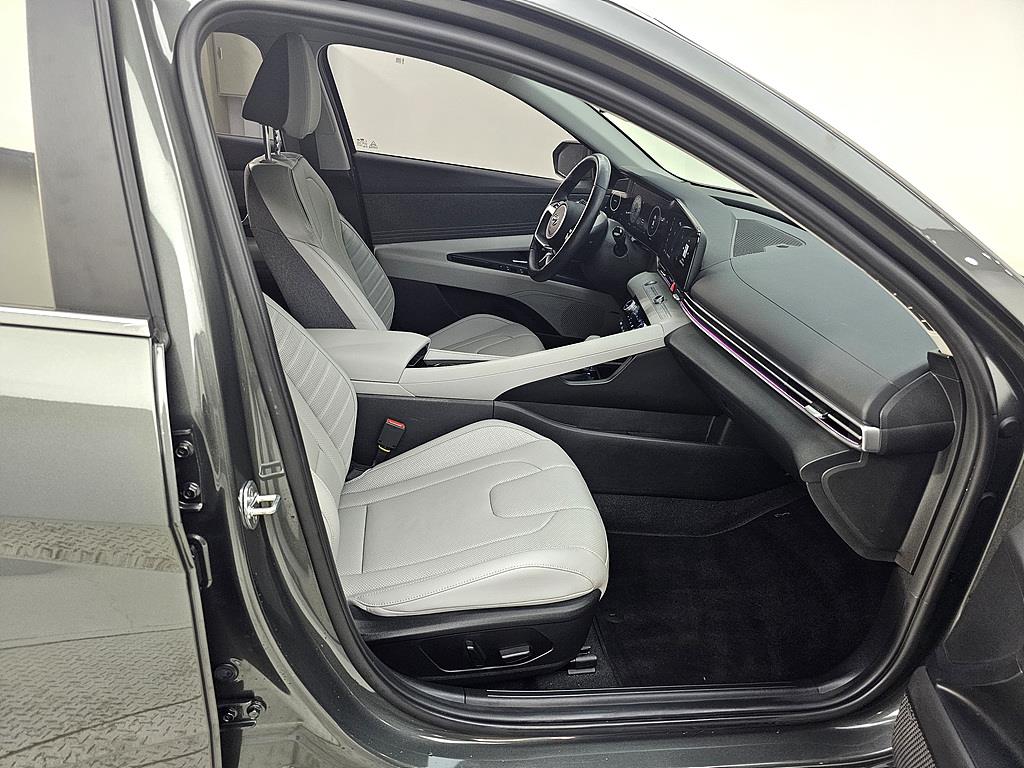HYUNDAI Avante - Vista 11