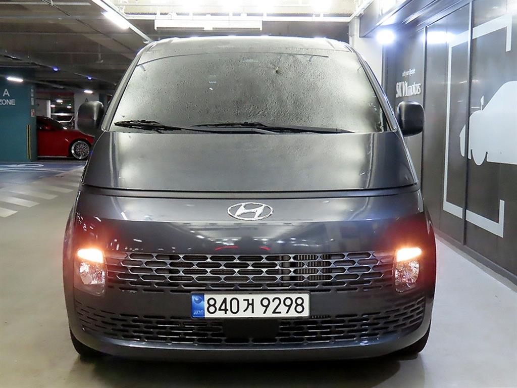 HYUNDAI Staria - Vista 2