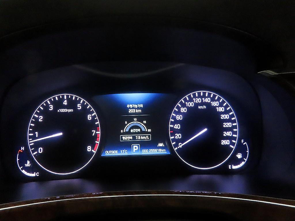HYUNDAI Equus - Vista 6