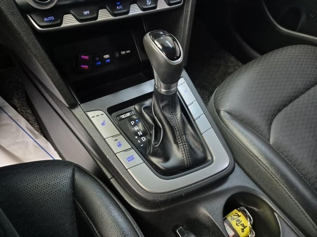 HYUNDAI Avante 2019 Plateado - Importación desde Corea - HF Imports Iquique - Foto 16