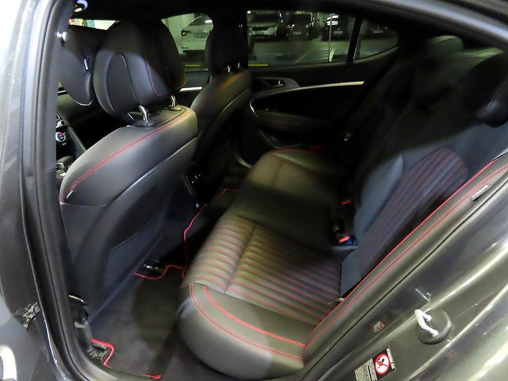 Genesis G70 - Vista 7