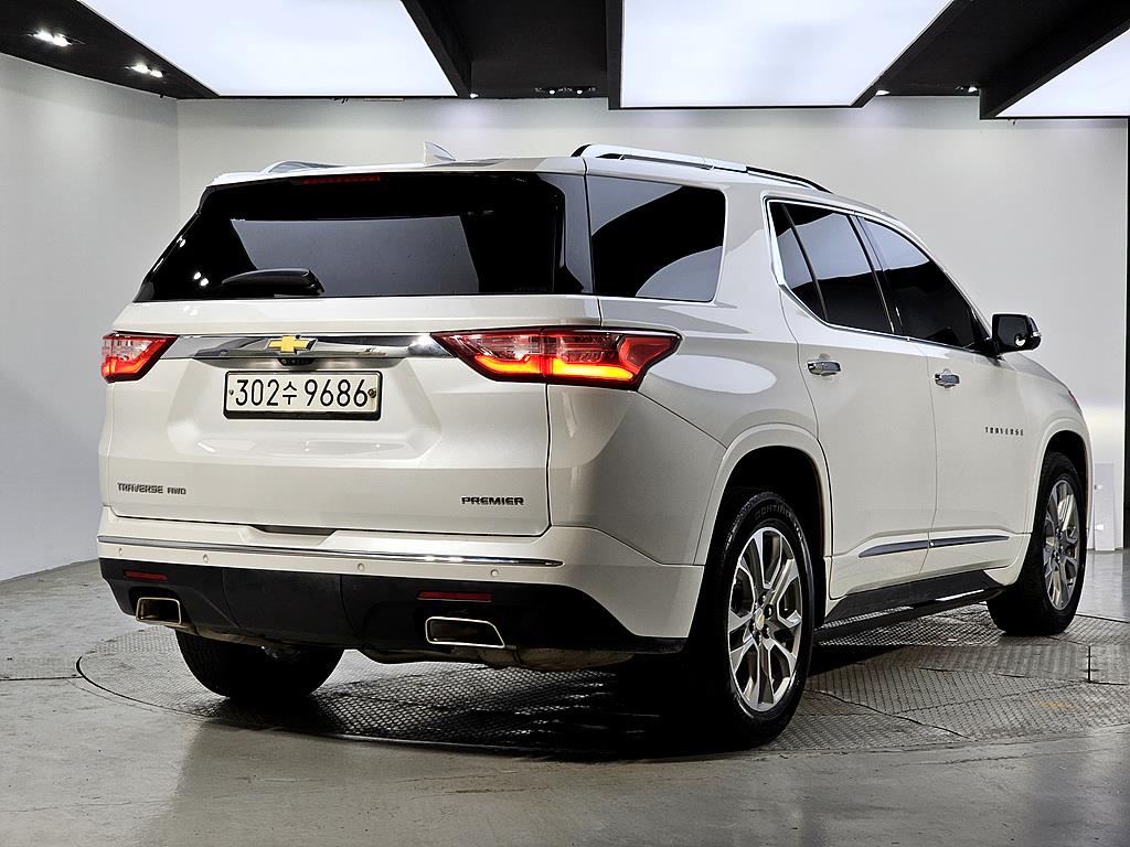 Chevrolet Travers - Vista 4