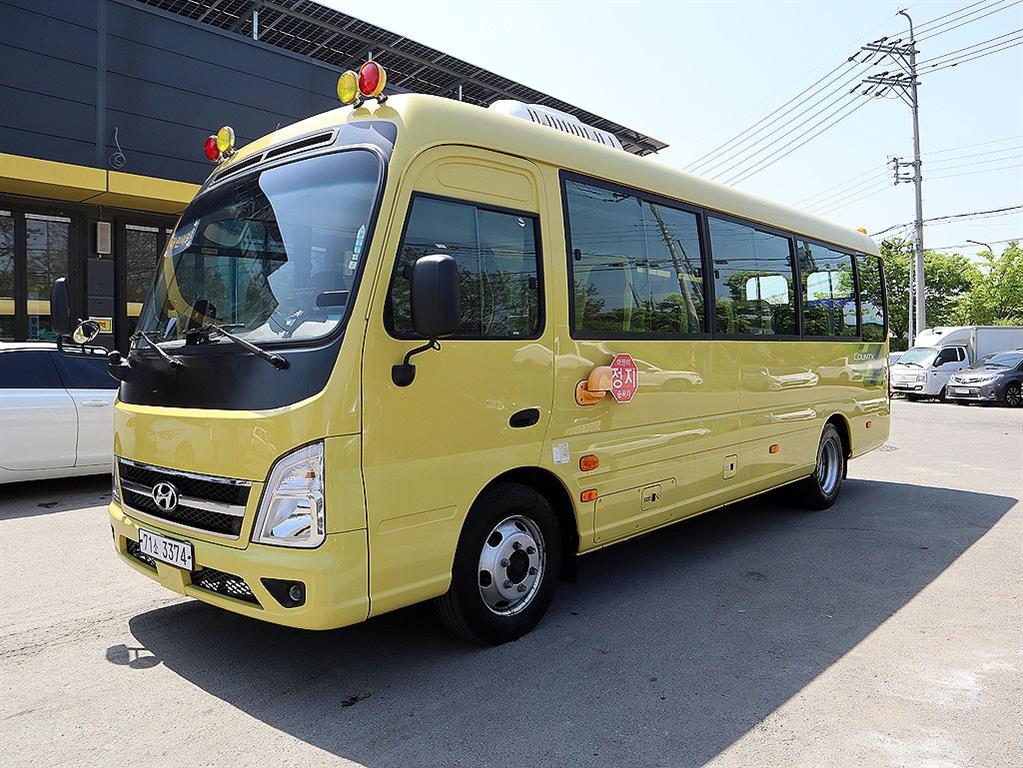 medium and large bus Hyundai bus - Vista 2