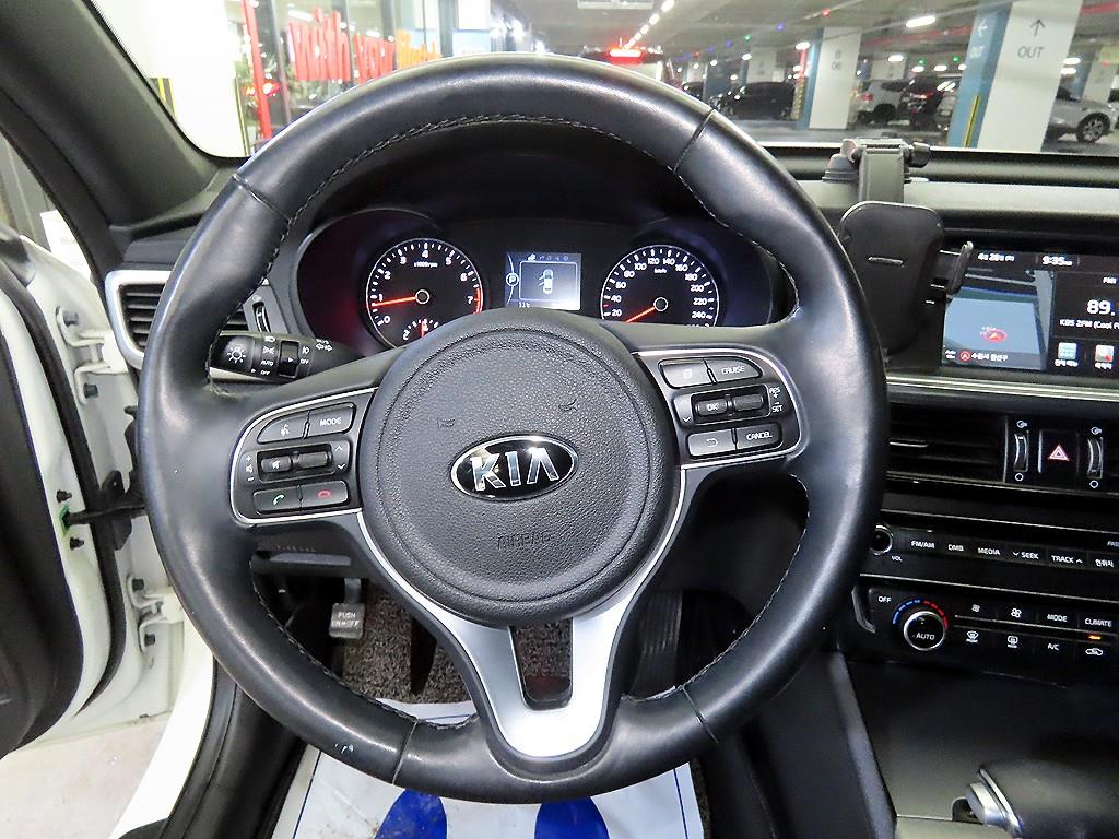 KIA K5 - Vista 8