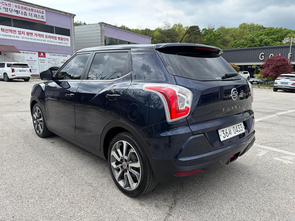 Ssangyong Tivoli - Vista 6