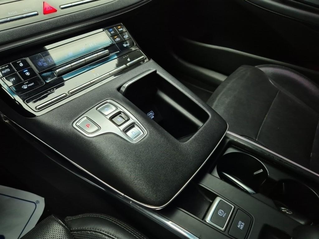 HYUNDAI Grandeur - Vista 12