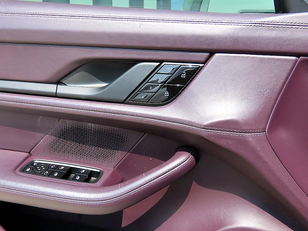 Porsche Taycan - Vista 11