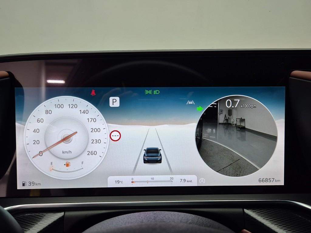 Genesis G90 - Vista 6