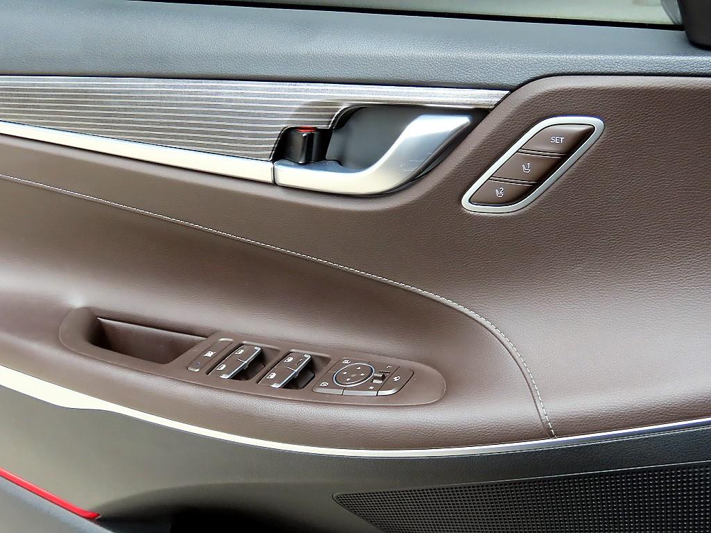 HYUNDAI Grandeur - Vista 11