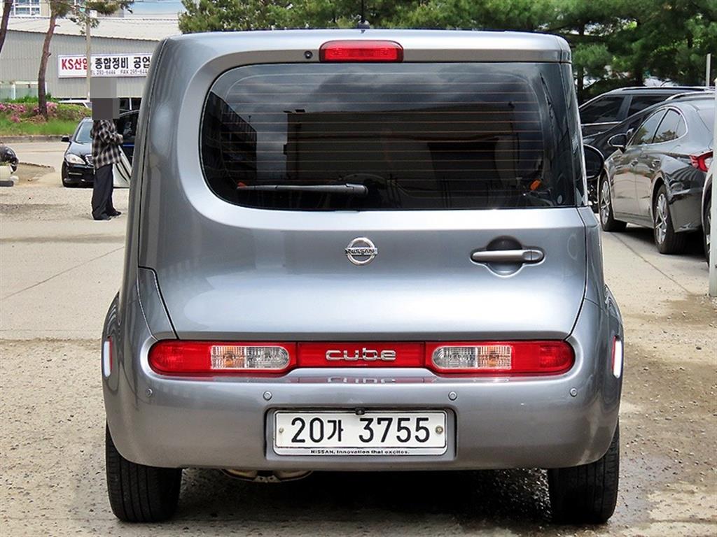 Nissan Cube - Vista 4