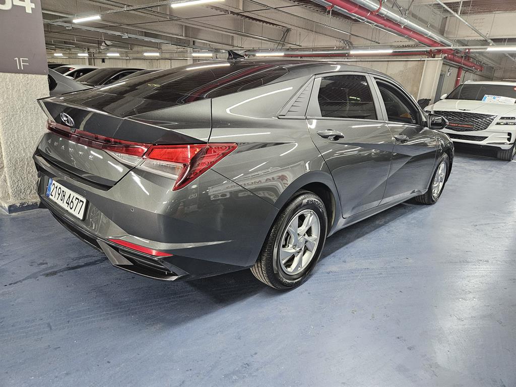 HYUNDAI Avante - Vista 4