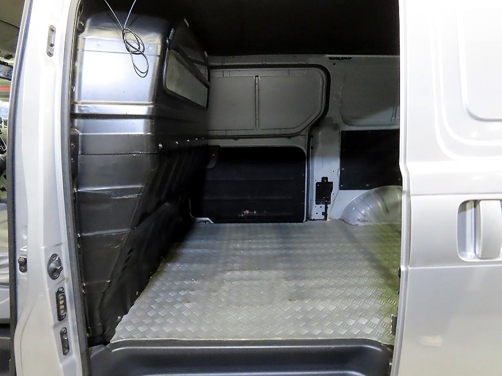 HYUNDAI Starex - Vista 7