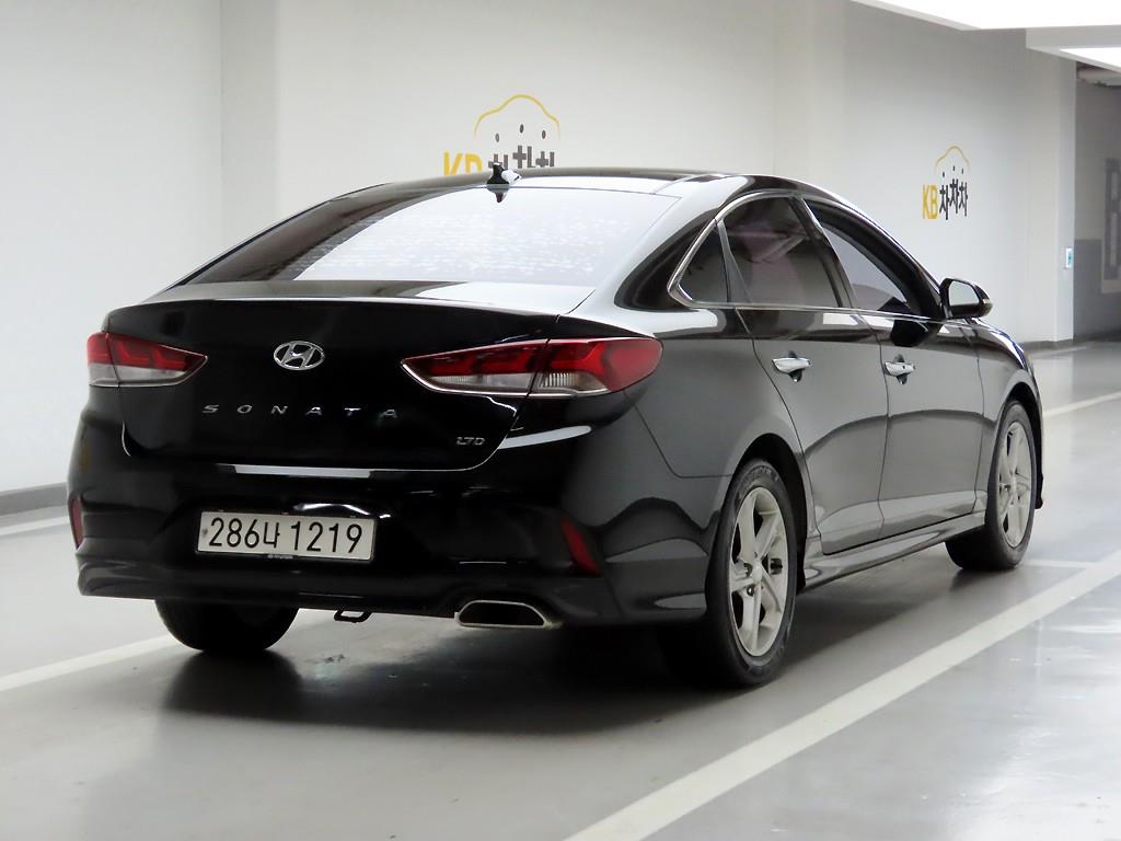 HYUNDAI Sonata - Vista 3