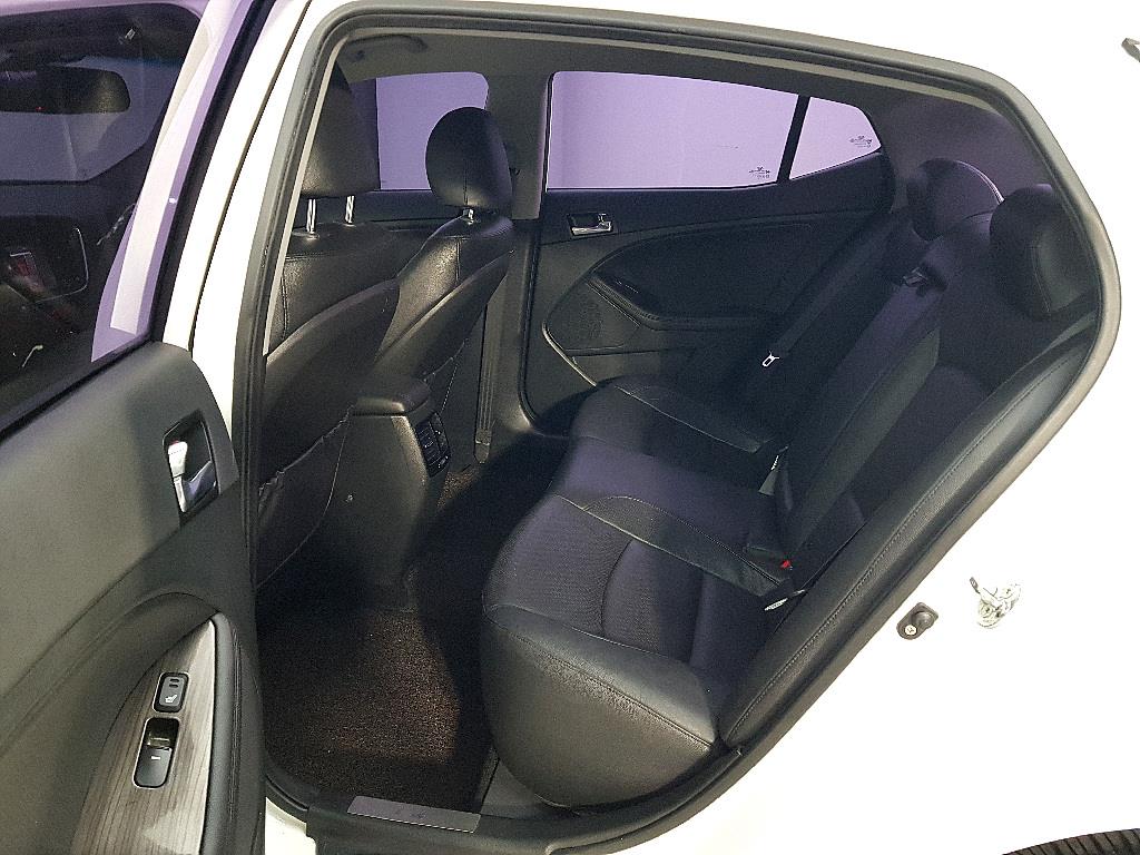 KIA K5 - Vista 9