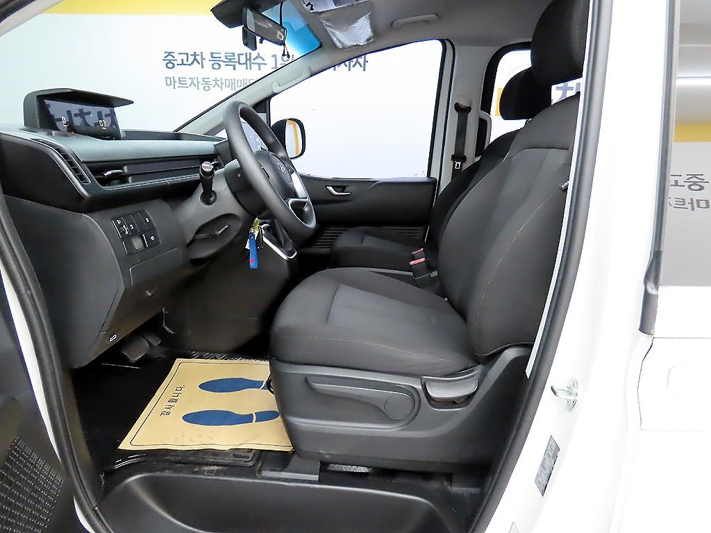 HYUNDAI Staria - Vista 5