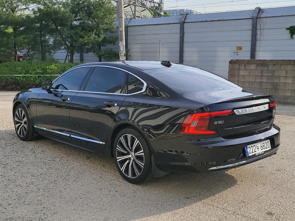Volvo S90 - Vista 3