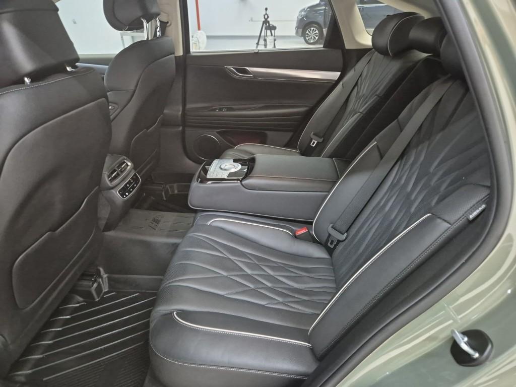 Genesis G80 - Vista 12