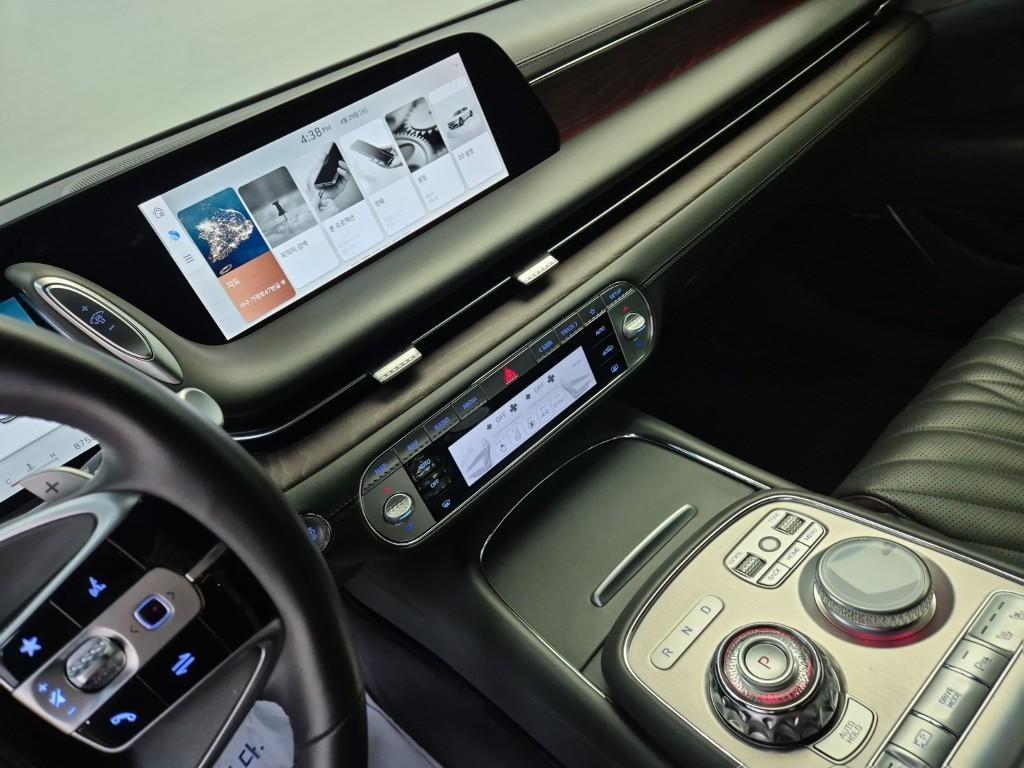 Genesis G90 - Vista 9
