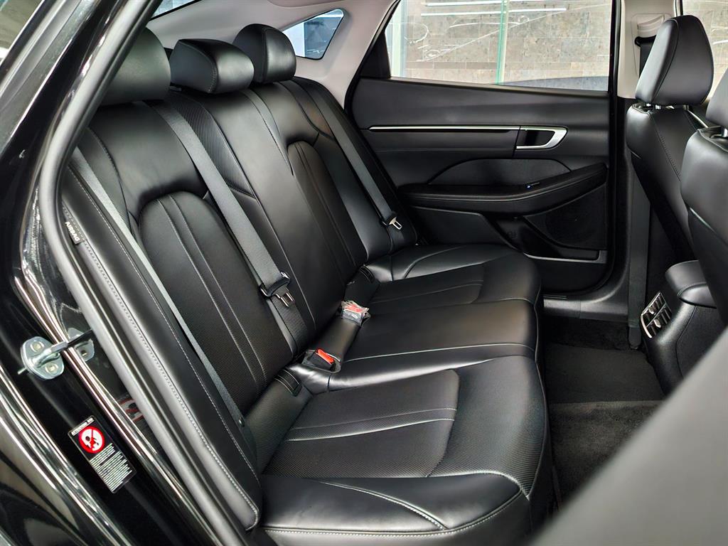 HYUNDAI Sonata - Vista 12