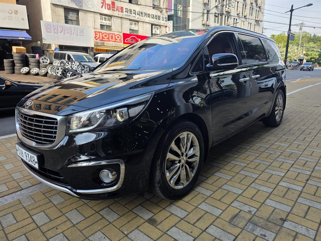 KIA Carnival - Vista 3