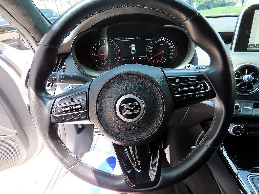 KIA Stinger - Vista 8