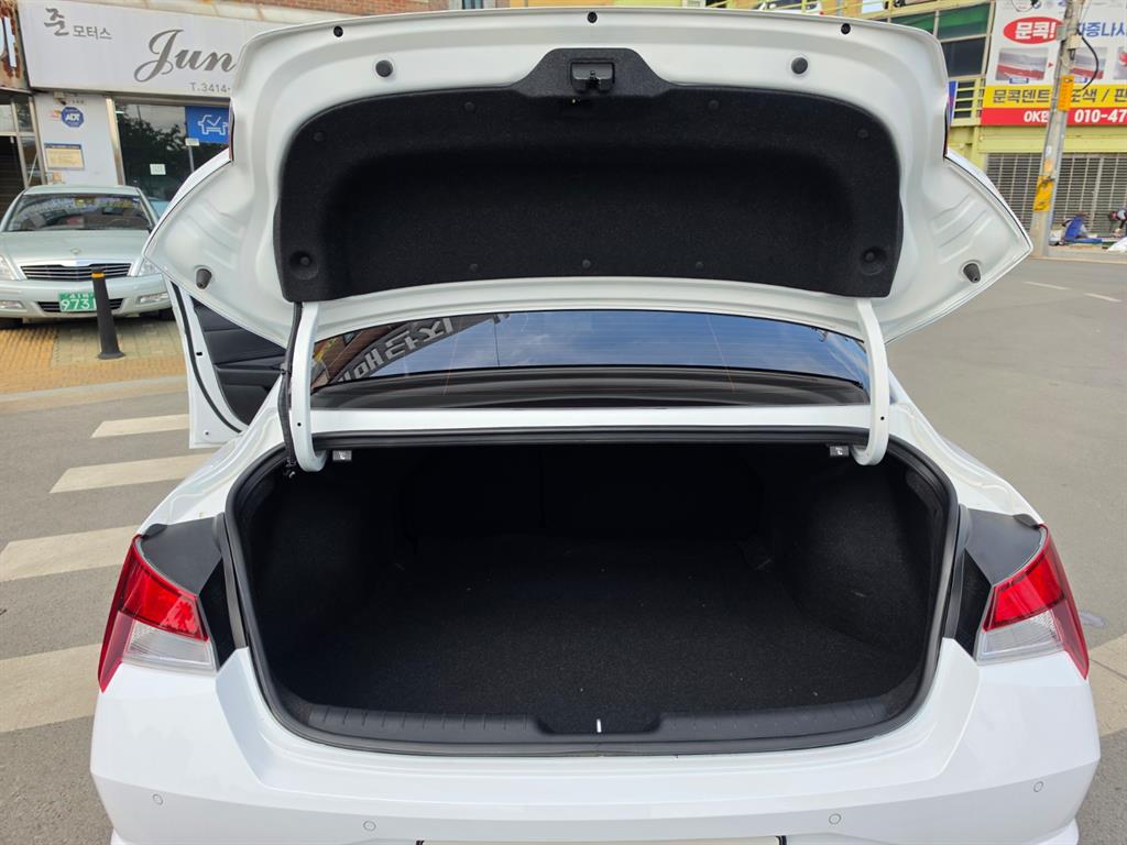HYUNDAI Avante 2023 Blanco - Importación desde Corea - HF Imports Iquique - Foto 19