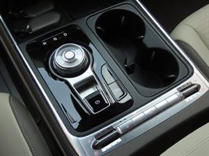 KIA Carnival - Vista 12