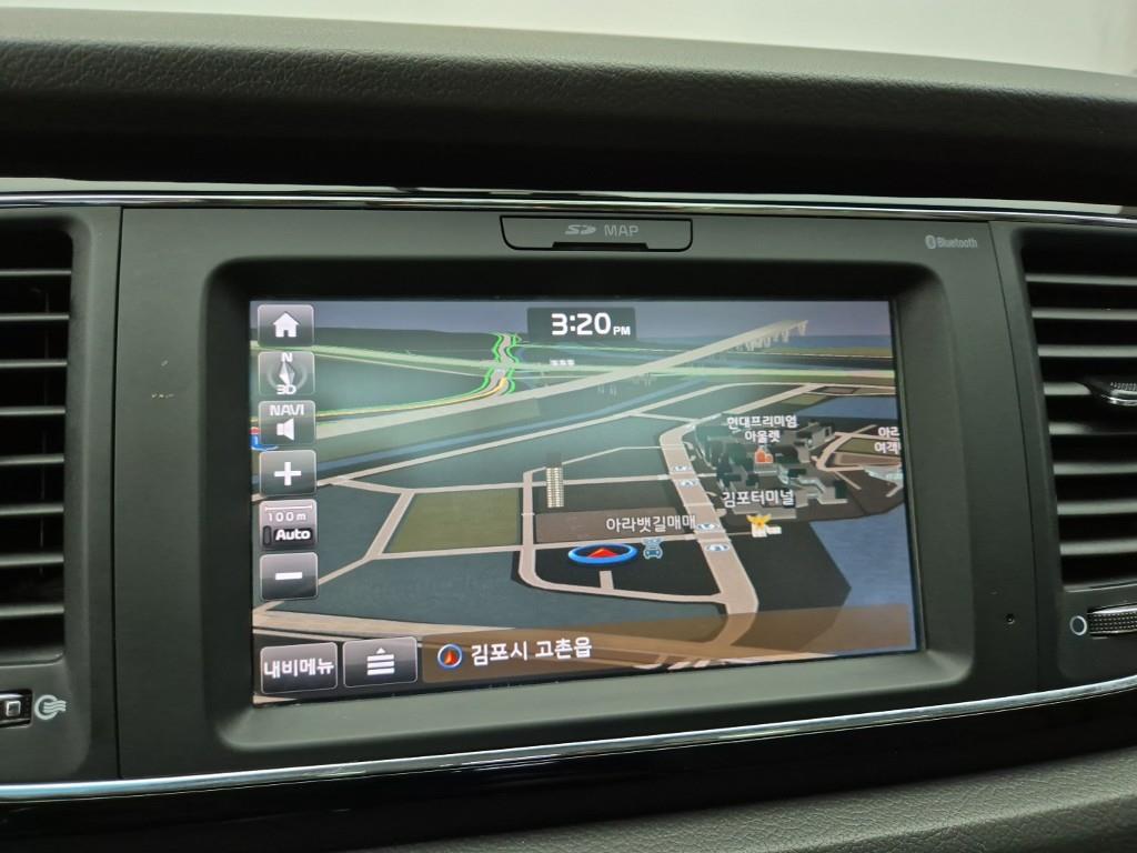 KIA Carnival - Vista 10