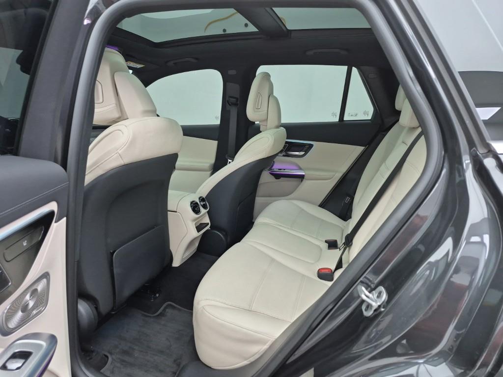 Mercedes Benz GLC Class - Vista 12