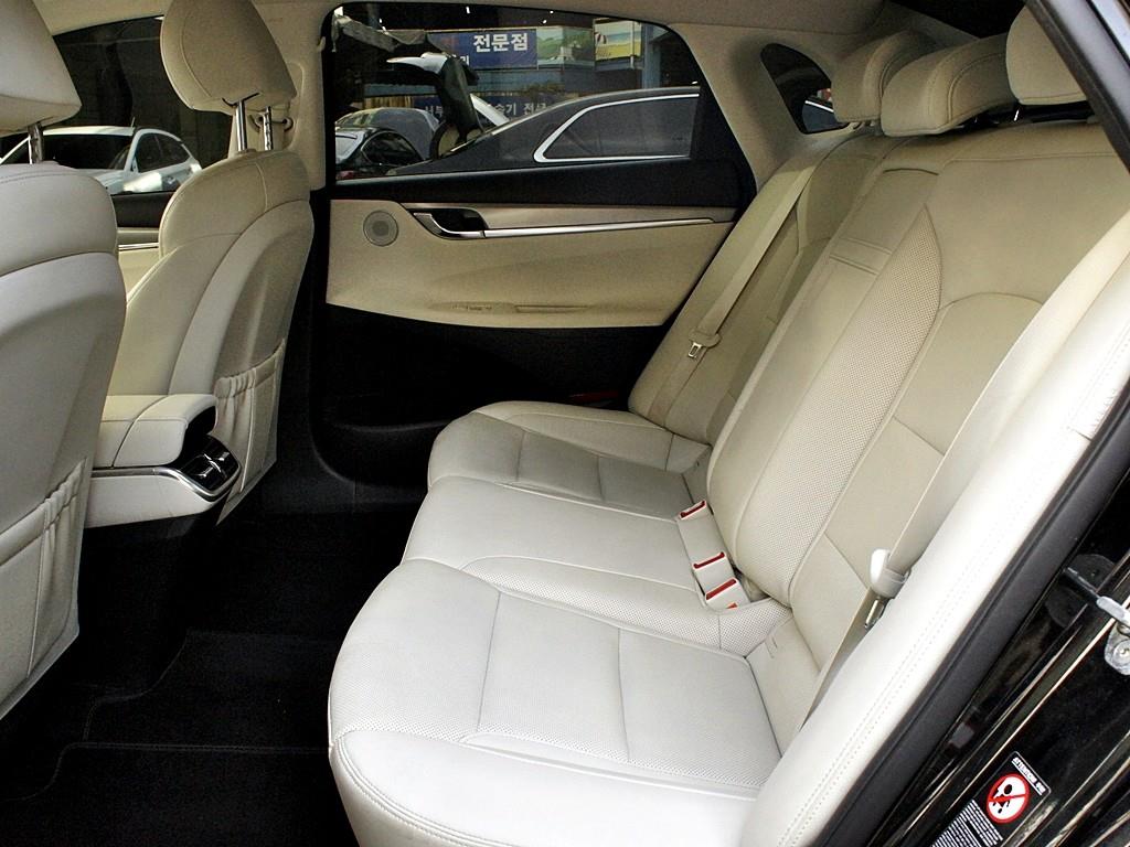 HYUNDAI Grandeur - Vista 11