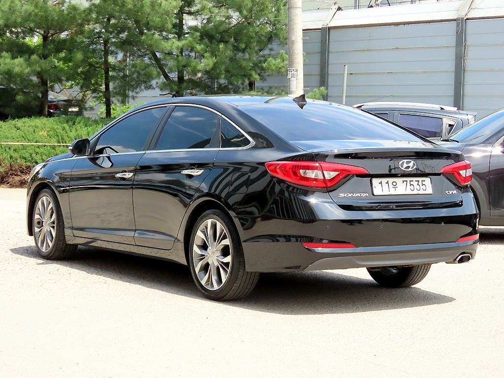 HYUNDAI Sonata - Vista 3