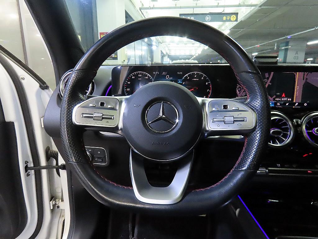 Mercedes Benz GLB Class - Vista 8