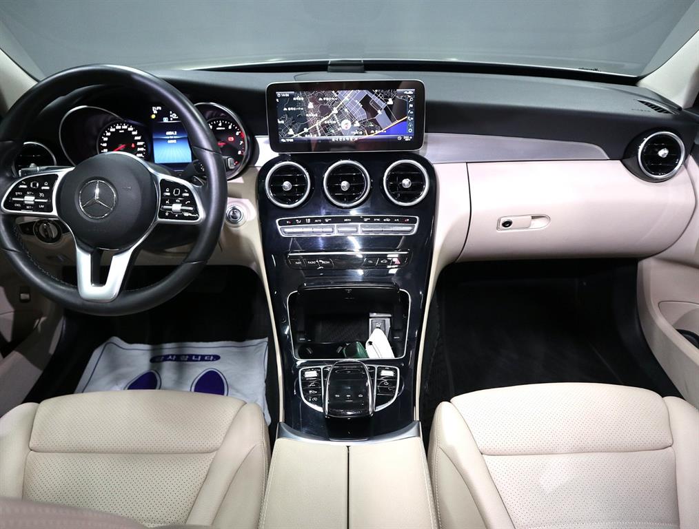 Mercedes Benz C Class - Vista 5