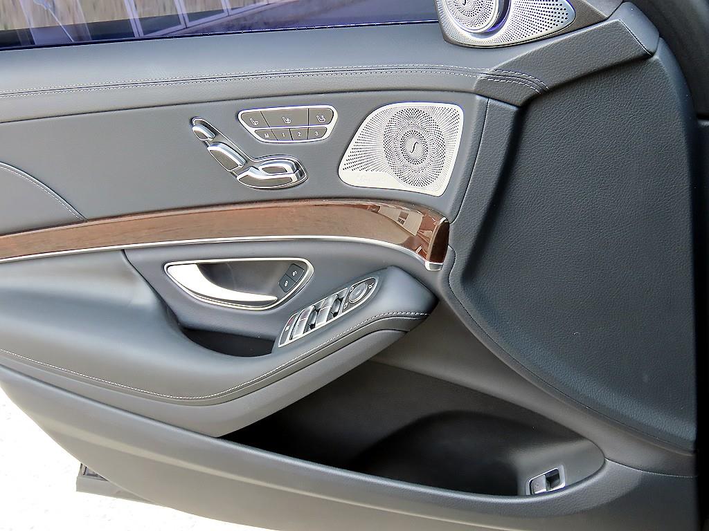 Mercedes Benz S Class - Vista 12