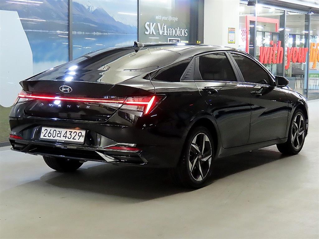 HYUNDAI Avante - Vista 4