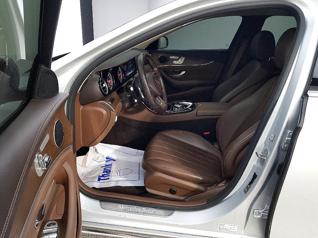 Mercedes Benz E class - Vista 8