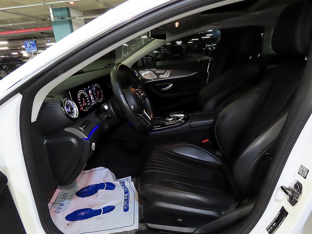 Mercedes Benz CLS Class - Vista 6
